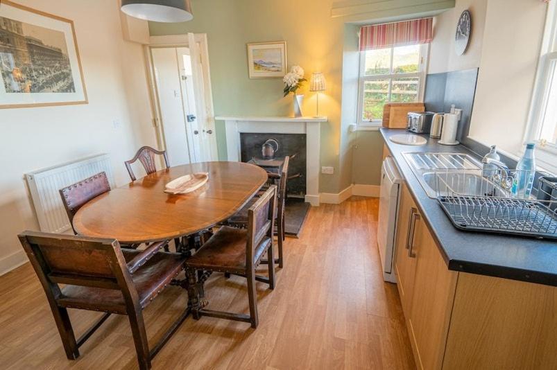 Foulis Castle Gate Lodge Evanton Экстерьер фото